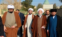 حضور آیت الله ری شهری در مضجع شریف امام زادگان شاخص قم
