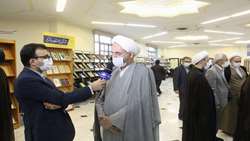 تصاویر بازدید معاون پژوهش و فناوری وزارت علوم از نمایشگاه دائمی پژوهشگاه قرآن و حدیث